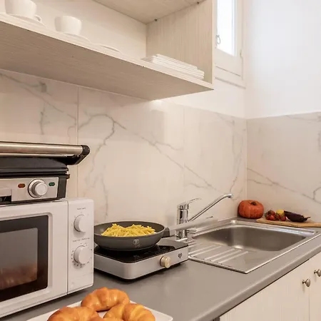 Queen Regina Apartment *