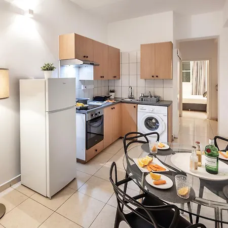 Queen Regina Apartment
