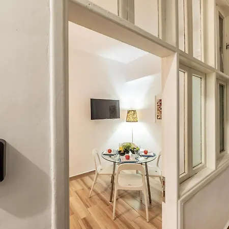Queen Regina Διαμέρισμα *